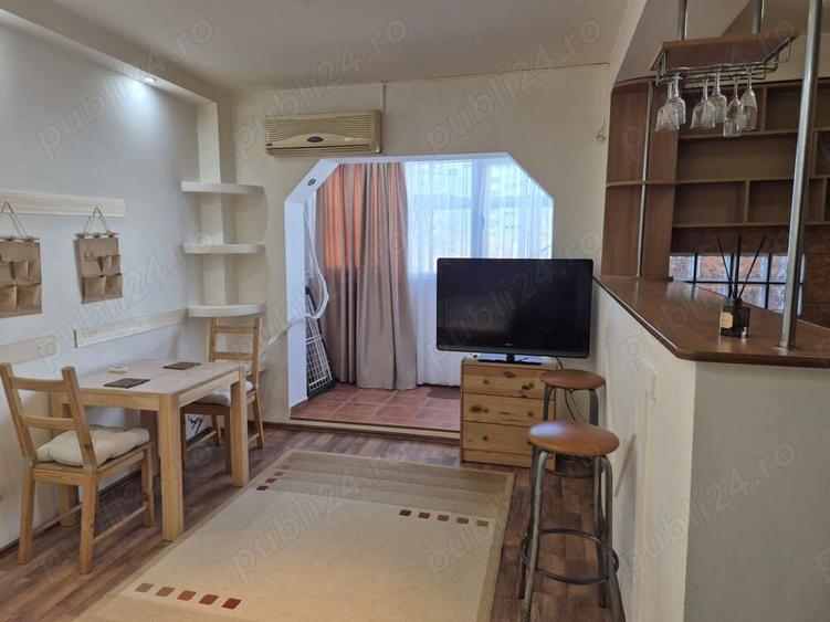 Vand Garsoniera Piata Delfinului, bloc recent reabilitat - 2