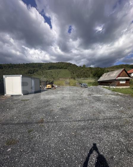 Teren cu utilita?i ?i poten?ial investi?ional 5400 m - 2