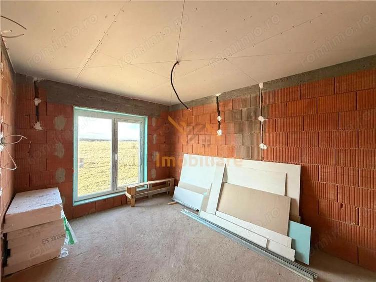 CASA PLAN PARTER | TEREN 300 MP | ZONA CIHEI - 11