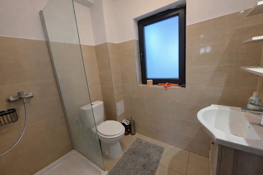 Vila 4camere,mobilat si utilat complet, la 2 pasi de București,aproape de scoala - 5