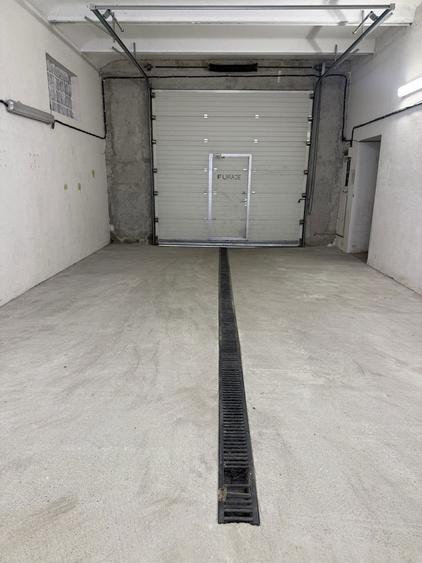 Inchiriez Spatiu Comercial/Garaj/Depozit 70 MP Codlea,Central - 1