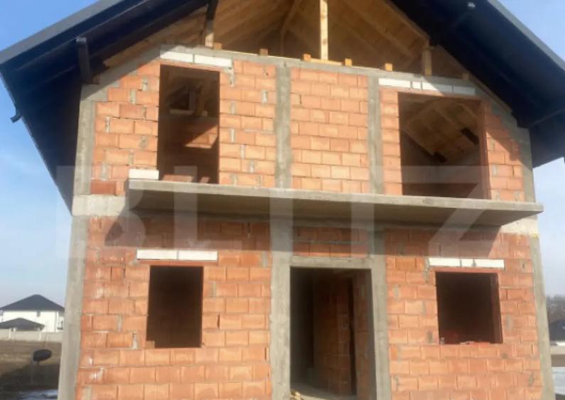 Casa cu etaj la rosu, 140 mp utili, 400 mp teren, zona Lisau - 1