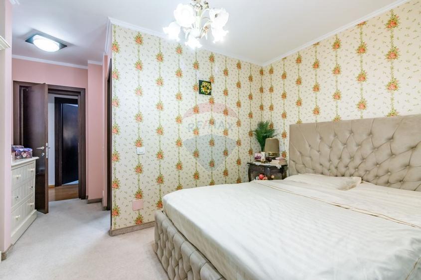 Apartament de vanzare, 3 camere la Piata Unirii, 2x parcare, metrou - 12