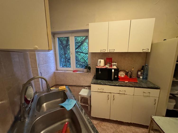 Vanzare apartament patru camere in vila Cotroceni Romniceanu piata metrou - 12