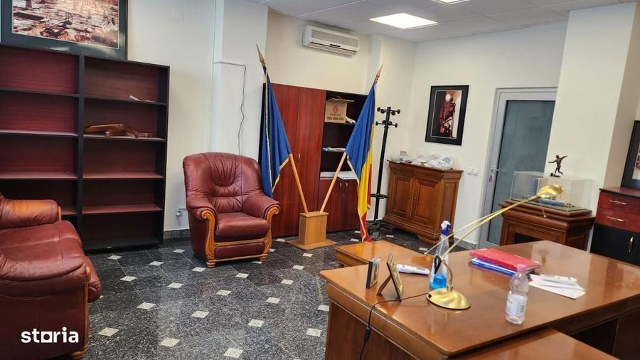 Spațiu comercial, de 1,139 mp, în Dămăroaia
