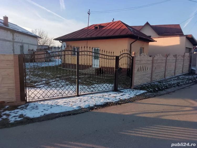 Vand casa cu teren 730 mp in Lucieni - 1
