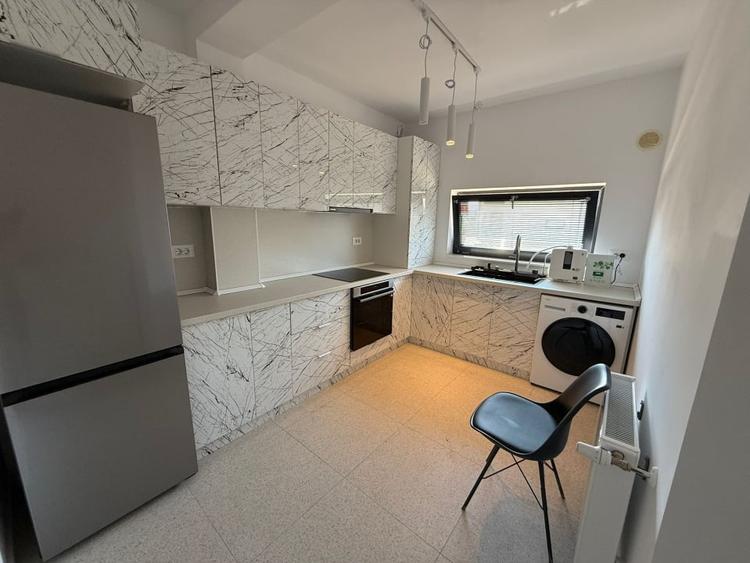 Casa spatioasa de inchiriat / vanzare in Complex Liziera de Lac - Frumusani - 9