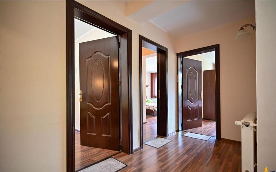 FILM!Resedinta cu farmec montan, domeniu de 1.700 mp,cadru s - 1