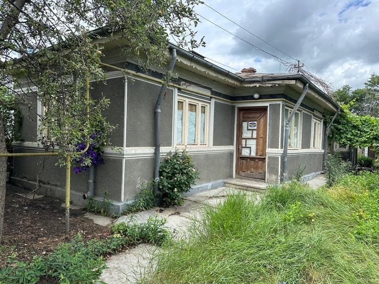 Casa si teren la 5 min de LICEUL UNIREA - 1