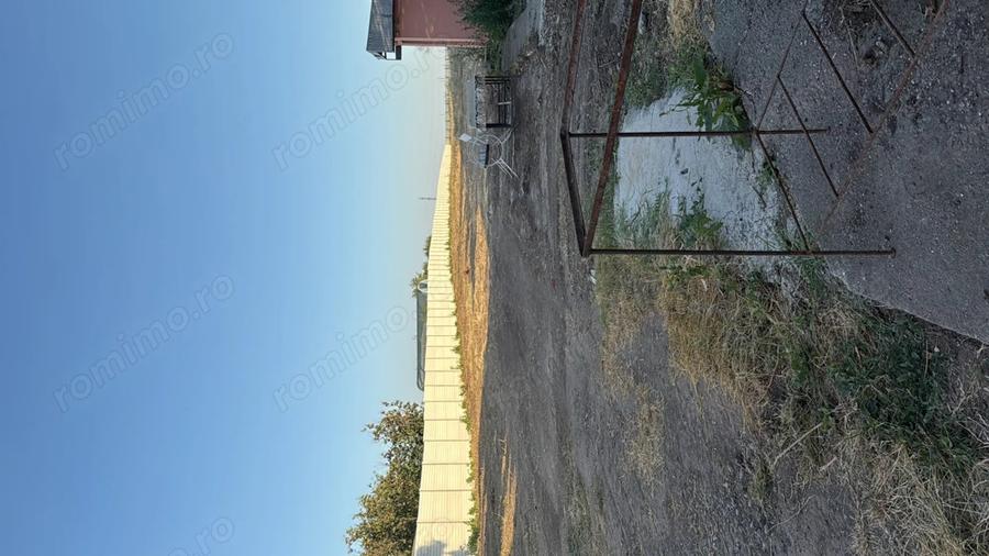 Vand casa batraneasca cu teren intravilan 4600mp - 1