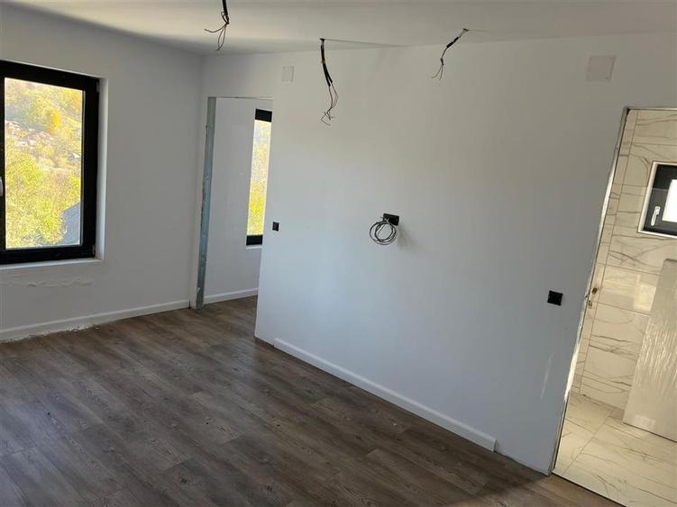 Pensiune noua de vanzare in Slanic Prahova – 400 mp utili, zona centrala, ideala - 17