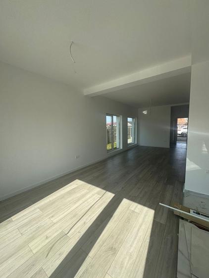 Duplex Mosnita 4 camere 2 bai Asfalt Toate utilitatile - 5