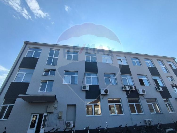 Spatiu comercial de inchiriat - 16