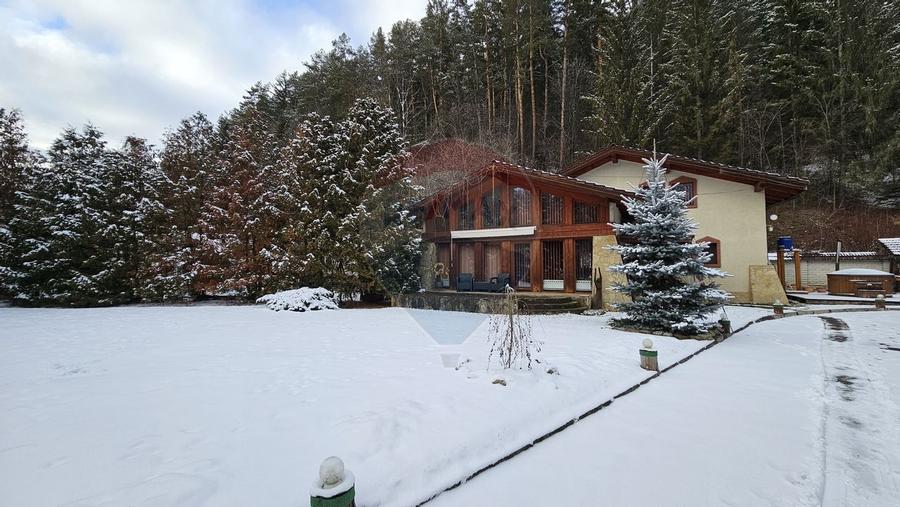 Vila de lux cu 4 camere de vanzare in Campulung Moldovenesc, Suceava - 39