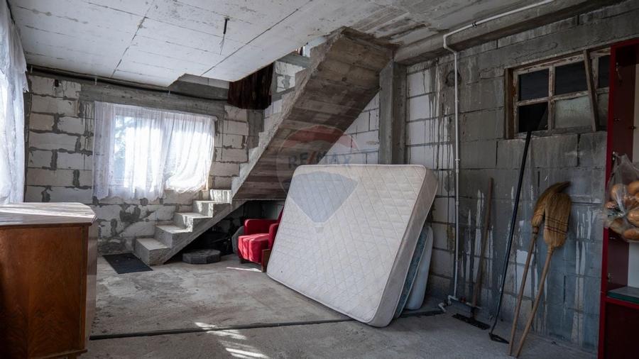 Vânzare imobil cu funcțiune mixtă casa si restaurant - Ungureni - DB - 23