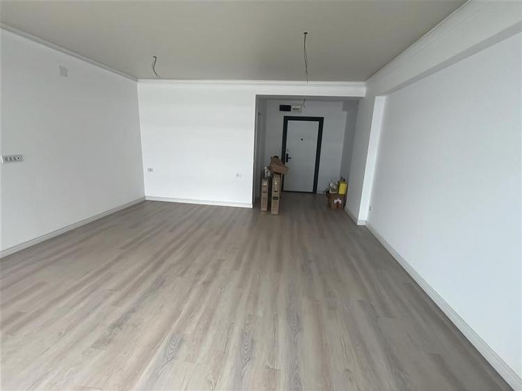 Studio dublu cu vedere la mare, etaj 8  White Titanic, Mamaia Nord, mobilat com - 2