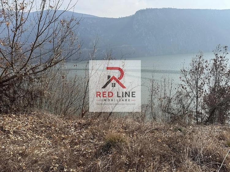 Teren de 526 mp, în Dubova