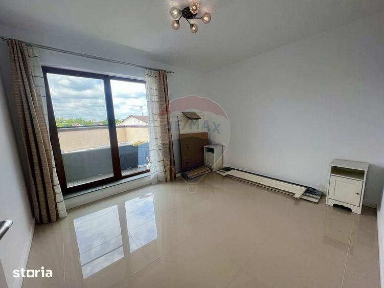 Apartament cu 3 camere în Turnișor