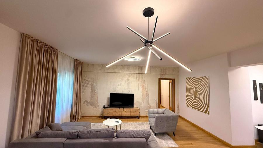 Apartament cu 4 camere în Herăstrău