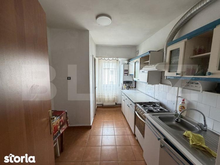 Apartament cu 3 camere decomandat în Central