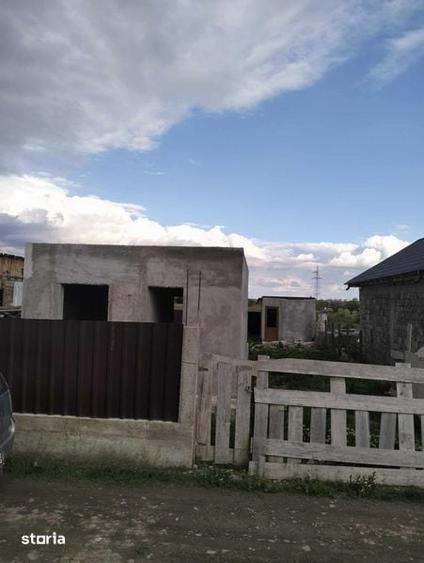 Casă cu 2 camere cu Teren 300 Mp în Gară