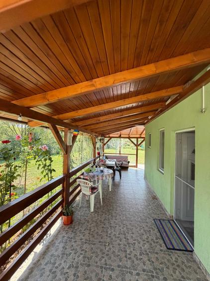 Casă cu 3 camere în Brebi