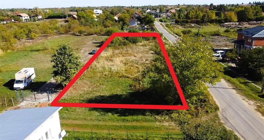 Teren Construcții intravilan de 1224 mp, în Sud