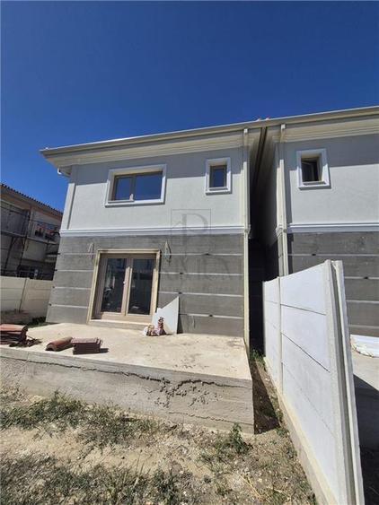 Duplex cu 4 camere cu Teren 280 Mp în Moșnița Nouă
