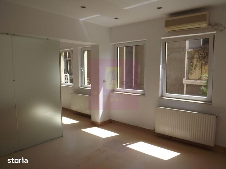 Casă cu 4 camere decomandat în Cotroceni