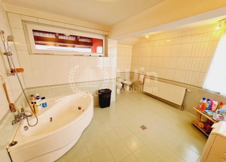Casă individuală cu 4 camere cu Canalizare în Europa