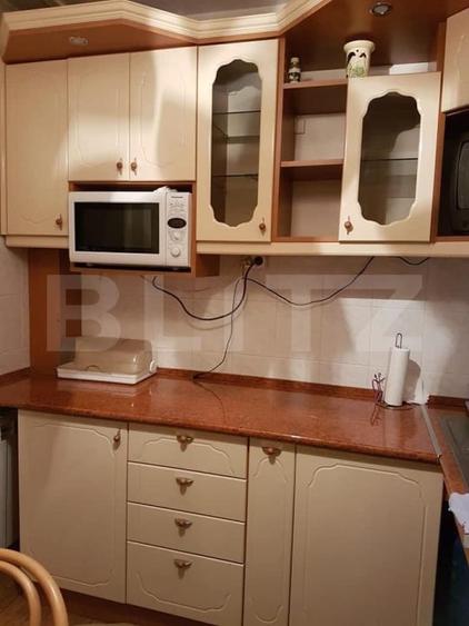 Apartament cu 3 camere decomandat, mobilat în Rogerius