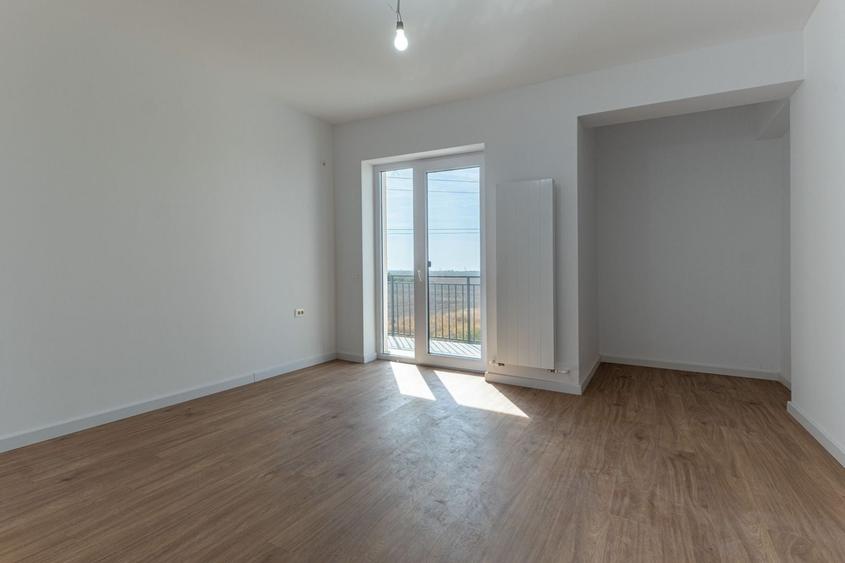 Apartament cu 3 camere semidecomandat în Metalurgiei