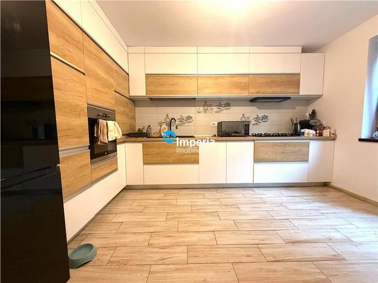 Casă individuală cu 5 camere cu Teren 400 Mp în Valea Adâncă