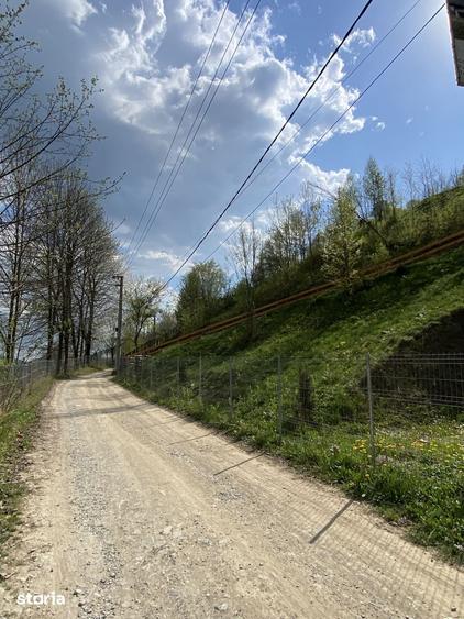 Teren de 4360 mp, în Valea Doftanei