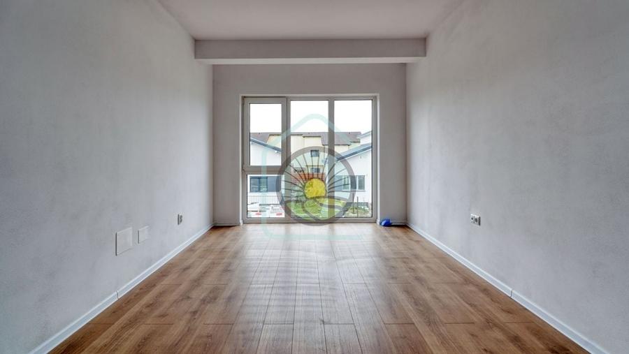 Duplex cu 4 camere cu Canalizare în Sânpetru