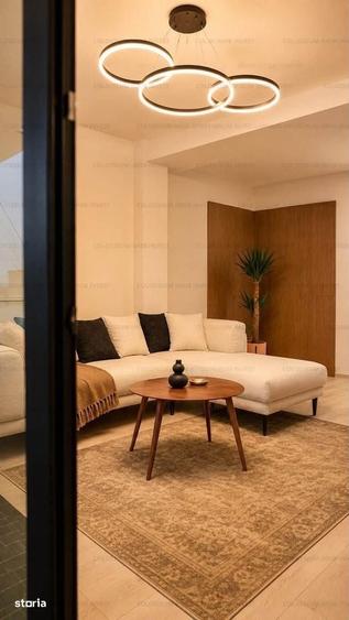 Apartament cu 3 camere decomandat în Tractorul