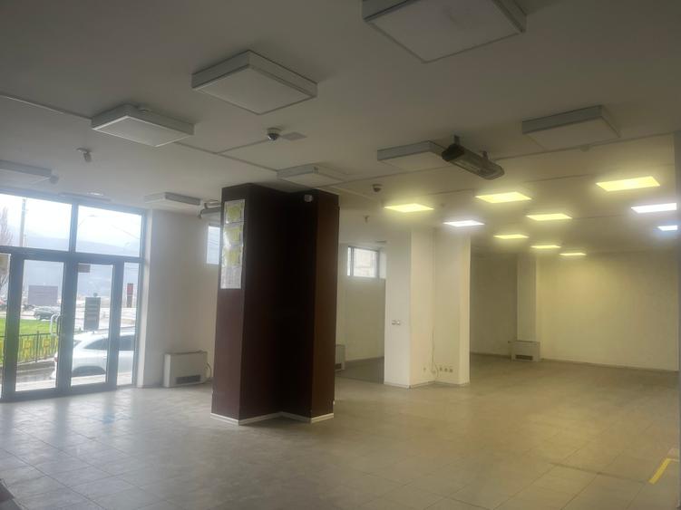 Reducere 10%!!! Proprietar - vand spatiu comercial Piatra Neamt, 840 mp - 16