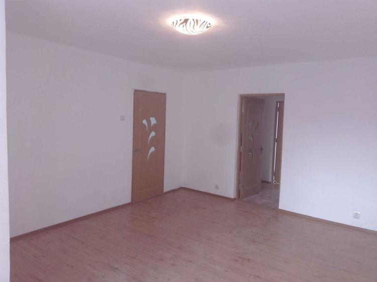 Vand Apartament 2 Camere Filiasi - 8