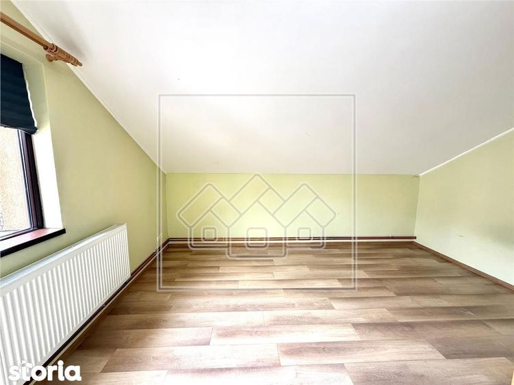 Casa de inchiriat 4 camere, 110 mp utili si 258 curte -Zona Tineretulu - 1