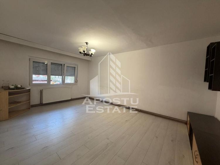 Apartament cu 3 camere, de vanzare, zona Dambovita, Timisoara - 2
