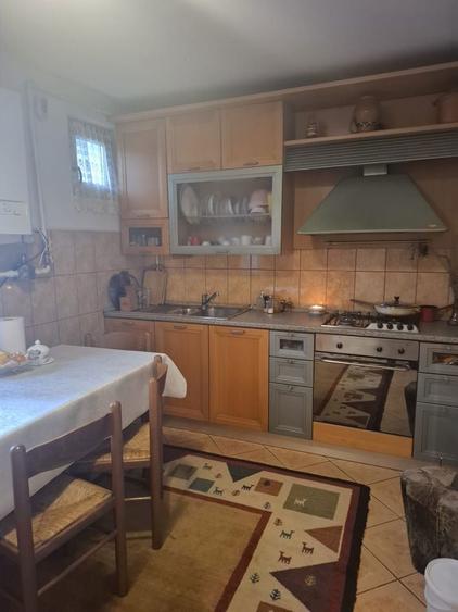 Apartament cu 3 camere de vanzare, exclus agentie - 2