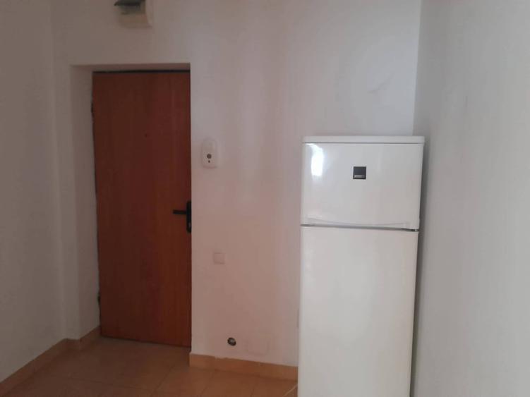 De vanzare apartament doua camere cu garaj - 6