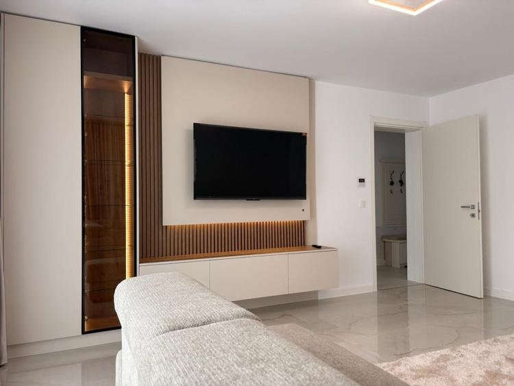 Apartament cui trei camere, regim vila, zona Tractorul - 12