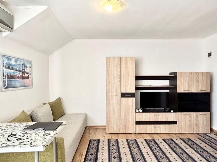 Garsoniera langa Mall liber din 15 aprilie. - 5