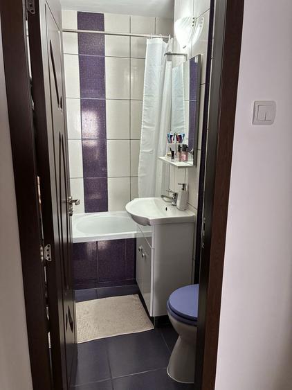 Apartament de vanzare decomandat - 2