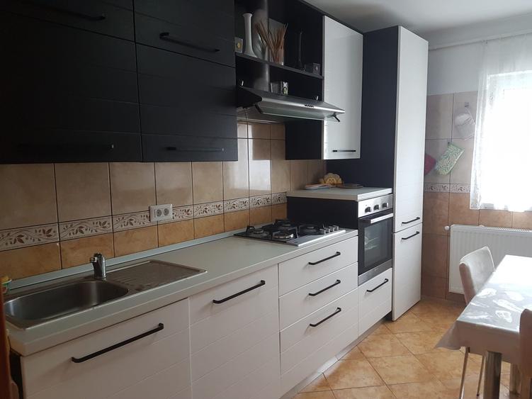 Apartament doua camere, semidecomandat, etaj trei, bucatarie mare, Bistrita Lac - 18