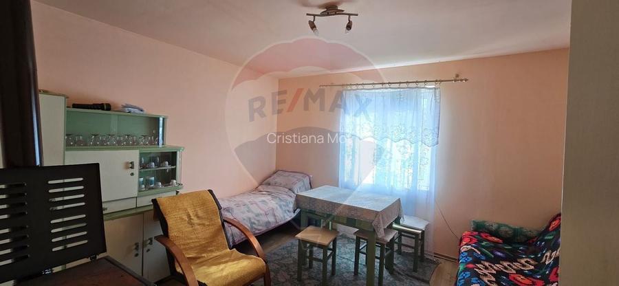 Casa cu livada 2880 mp in Adea la 4km de Chisineu-Cris Casa cu livada 2880 mp in Adea la 4km de Chisineu-Cris