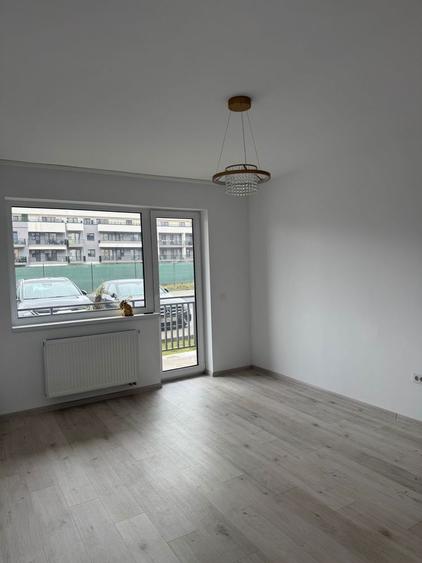 Apartament 2 camere semimobilat Zona Coresi - 6