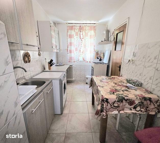 Apartament 3 camere+garaj- zona 1 Mai - 11