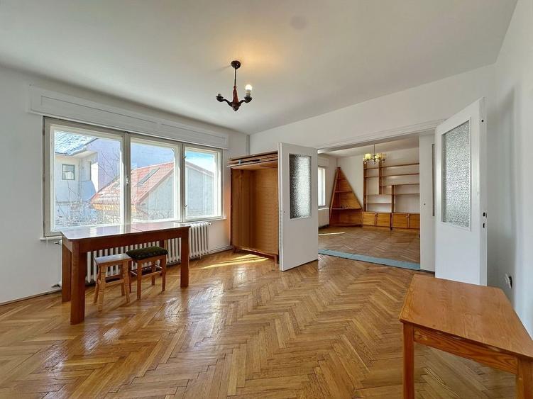 Apartament 4 camere de vânzare, Brașovul Vechi, structura generoasa - 1